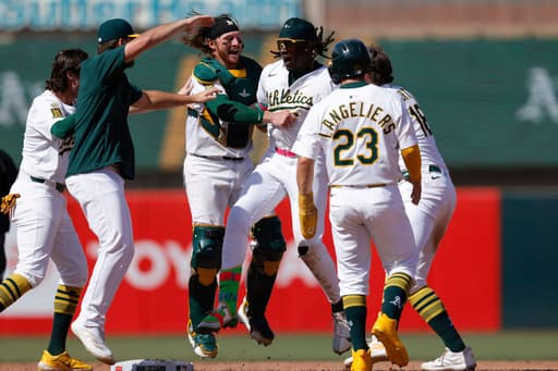 Kurtz, Butler power A’s past Red Sox 5-4, end Chapman’s hitless streak of 50 batters, 17 appearances