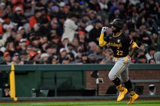 McCutchen’s homer sends Pirates to 6-5 win on night of Giants’ top pitching prospect’s debut