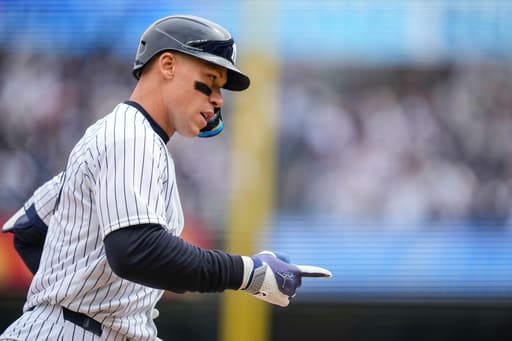 Aaron Judge honors former teammate Brett Gardner at Yankees home opener