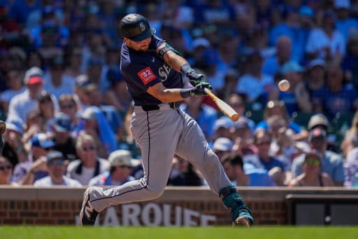 Raleigh homers twice, breaks Bench’s record in the Mariners’ 9-4 victory over the Cubs