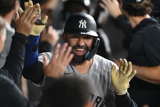 Ali Sánchez hits his 1st career homer as the Yankees beat the White Sox 9-5