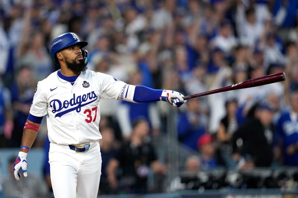 Dodgers Set to Re-Sign Teoscar Hernández for $66 million Over 3 years, AP Source Says
