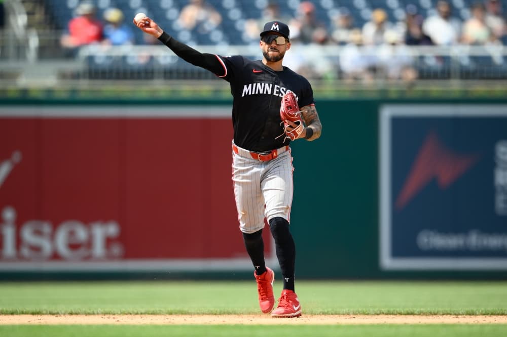 Carlos Correa homers to lead Twins over Nationals 3-2