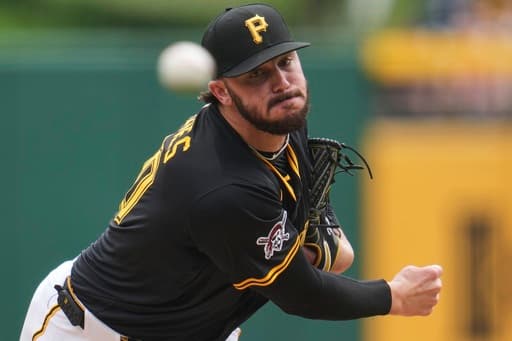 Cubs take Paul Skenes deep 3 times, Suzuki homers twice in all as Chicago pulls away for 8-3 win