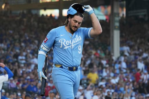 Royals’ Vinnie Pasquantino leaves game with heat-related illness