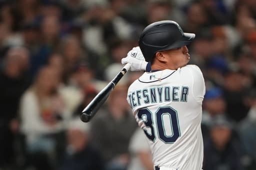 Mariners reinstate Refsnyder from paternity list, righty Bryce Miller to start rehab assignment