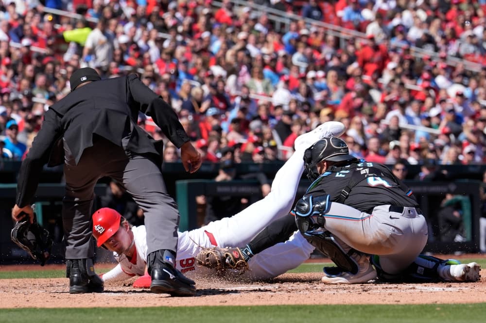 Cardinals beat winless Marlins 3-1