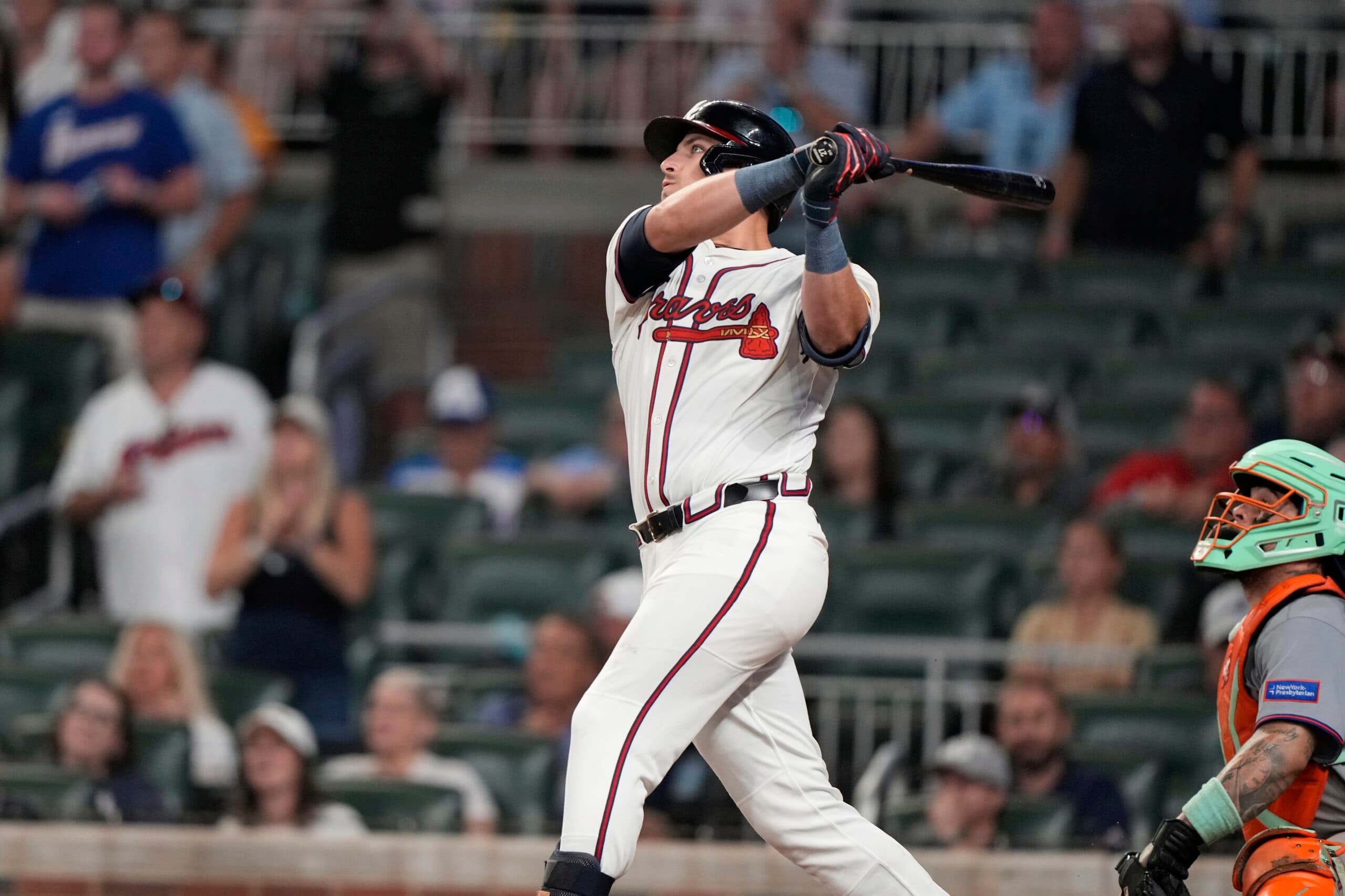 Riley’s sacrifice fly in 10th inning caps Braves’ comeback for 5-4 win over Mets