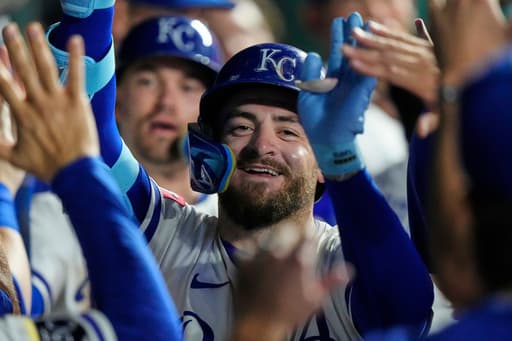 Perez and Isbel 2-run homers in the 6th inning power the Royals to a 7-4 win over the Nationals