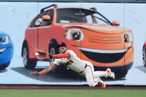Giants beat the Rockies 8-2 to start a 4-game series