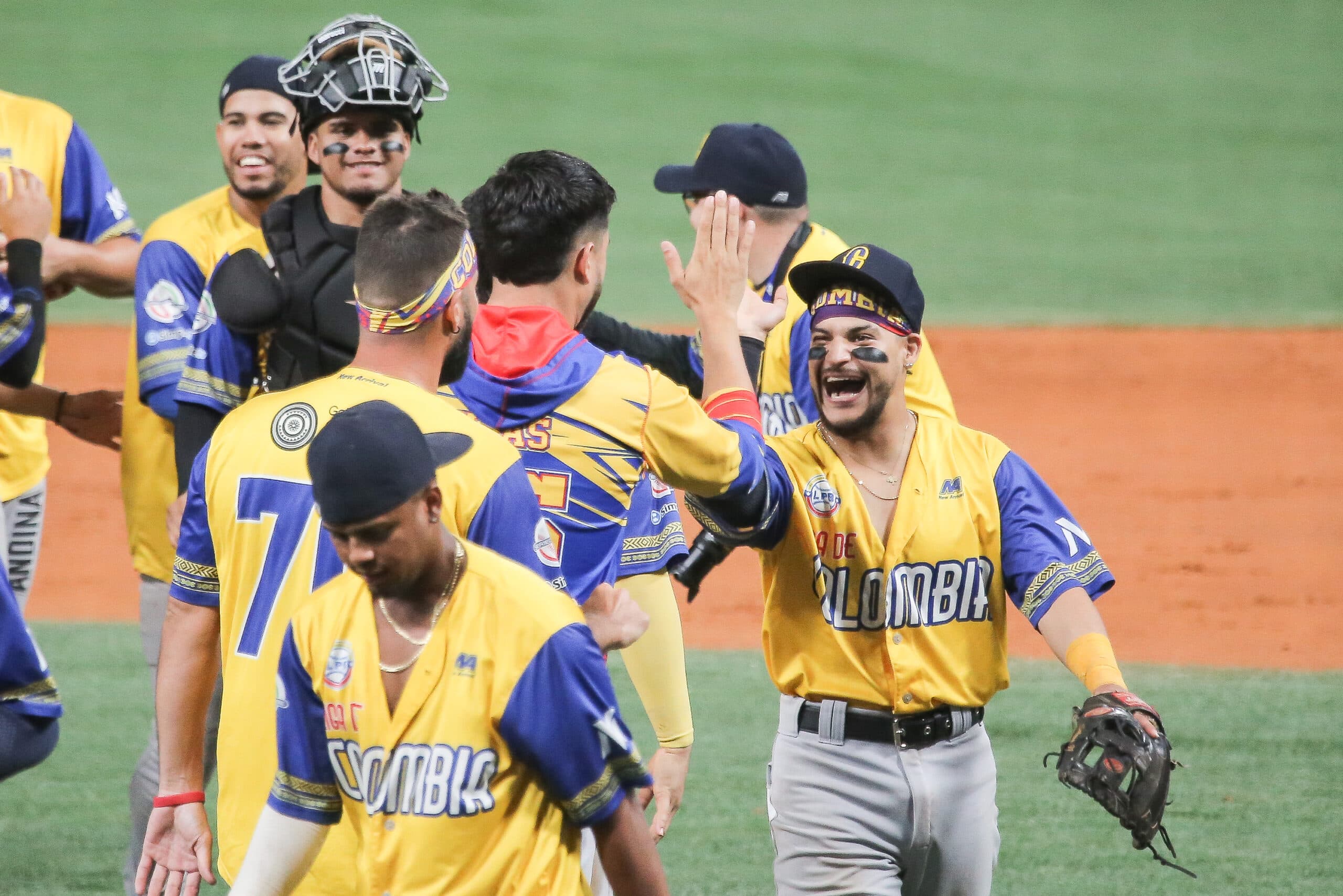 Colombia Throttles Depleted Dominican Republic 11-1 at Caribbean Series