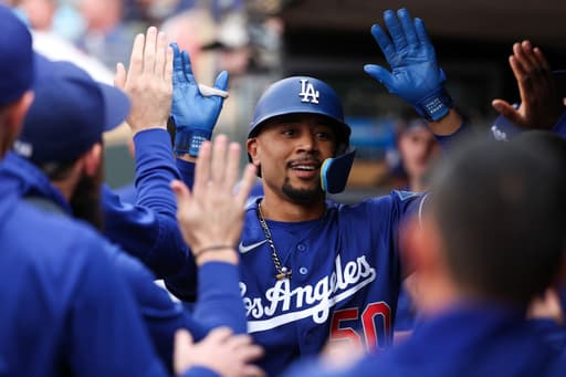 Betts hits his 300th homer in support of Ohtani as the Dodgers finish a sweep of the Twins