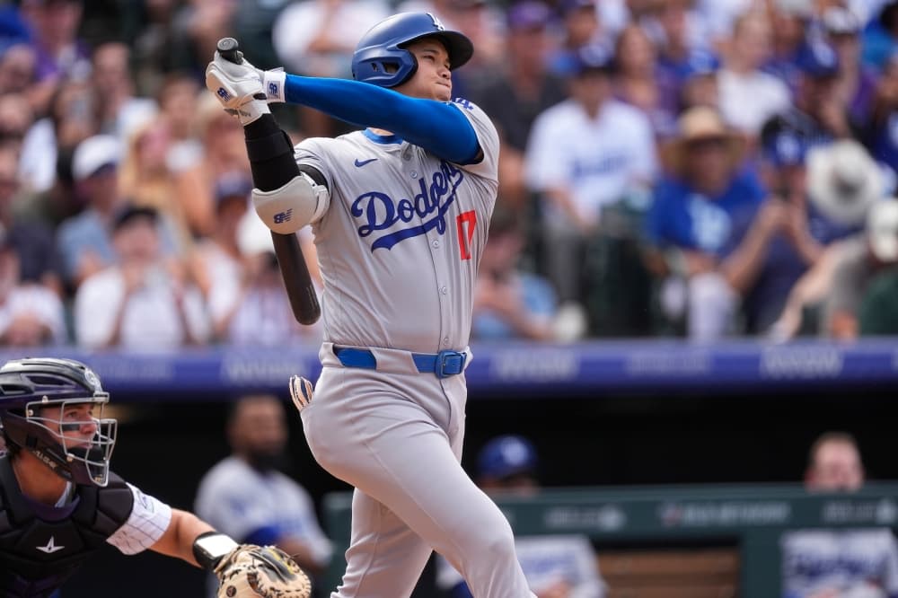 Aaron Judge edges Shohei Ohtani for Baseball Digest player of the year