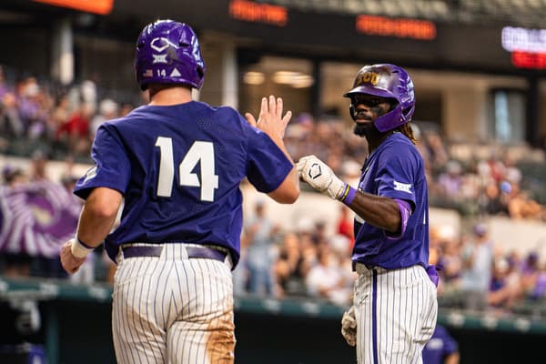NCAA Tournament: Bombs Away For TCU; Horned Frogs Hop to Super Regional With 12-4 Win