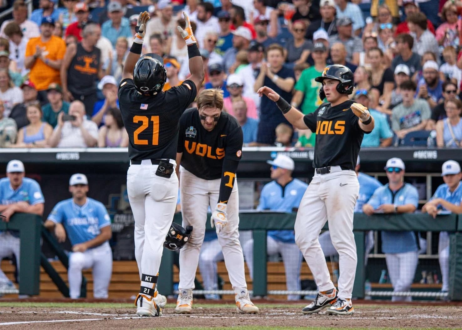 Tennessee Pitching Dismantles North Carolina in CWS