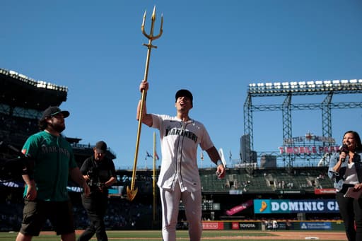 Twins and Royals play with series tied 1-1
