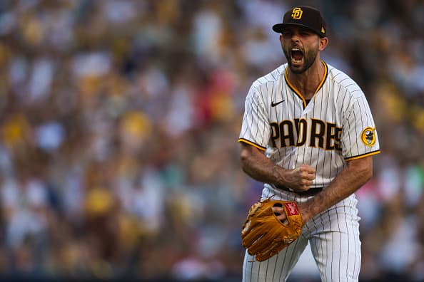 Pitcher Nick Martinez accepts $21.05 million qualifying offer to remain with Reds