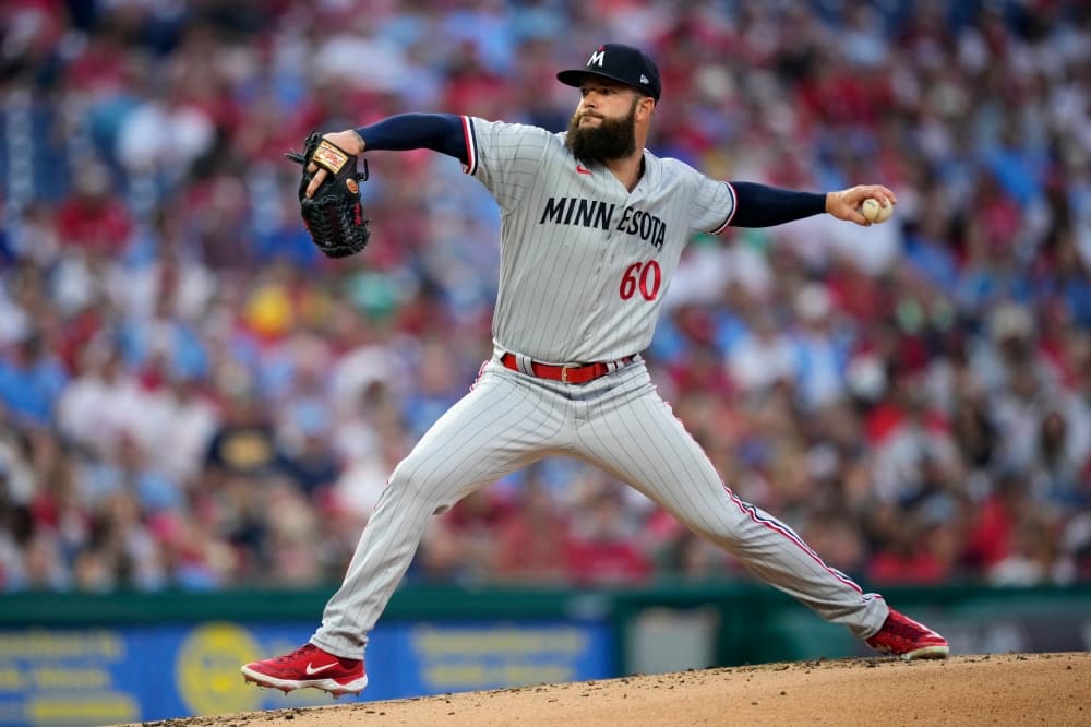 Mariners signing Dallas Keuchel to a minor league deal