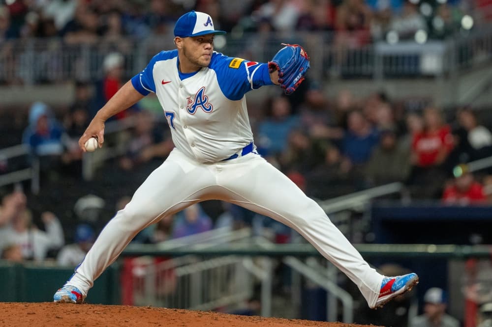 Braves reliever Joe Jiménez to be sidelined 8-12 months following knee surgery