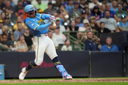 Contreras caps four-run rally as Brewers spoil Alonso’s record-tying night