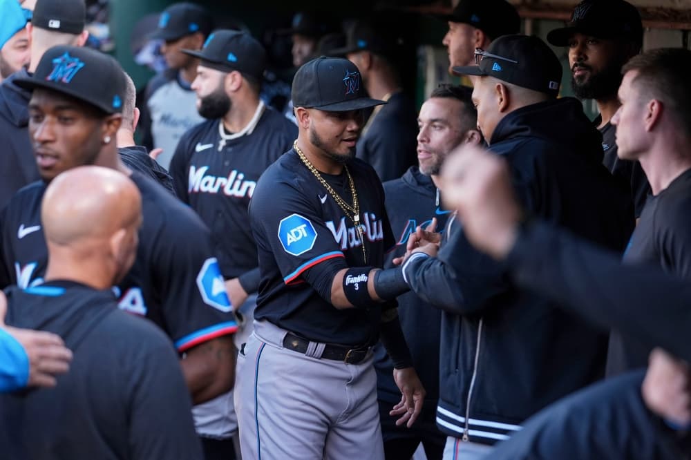 2-time batting champ Luis Arraez dealt from Marlins to Padres along with nearly $7.9M
