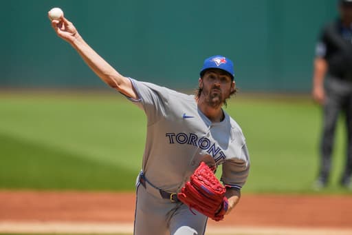 Kevin Gausman throws 8 innings of 2-hit ball, Blue Jays beat Guardians 6-0