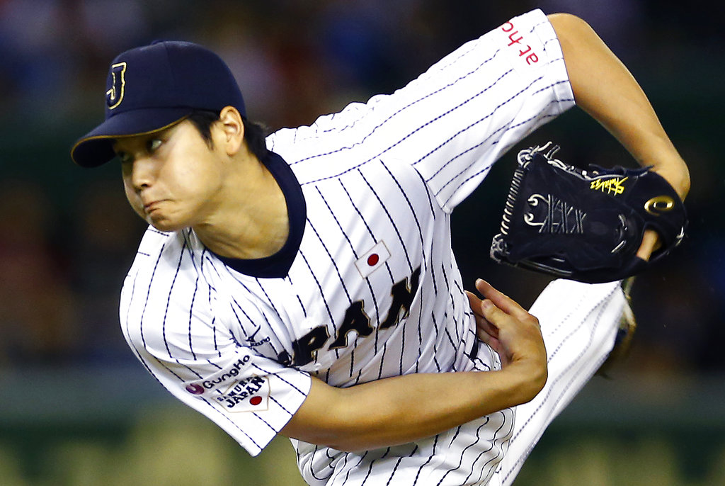 Shohei Ohtani pitches for Japan at the 2015 Premier12 at the Tokyo Dome.